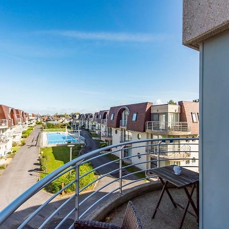 Modern Apartment With Terrace & Public Pool Bredene Dış mekan fotoğraf