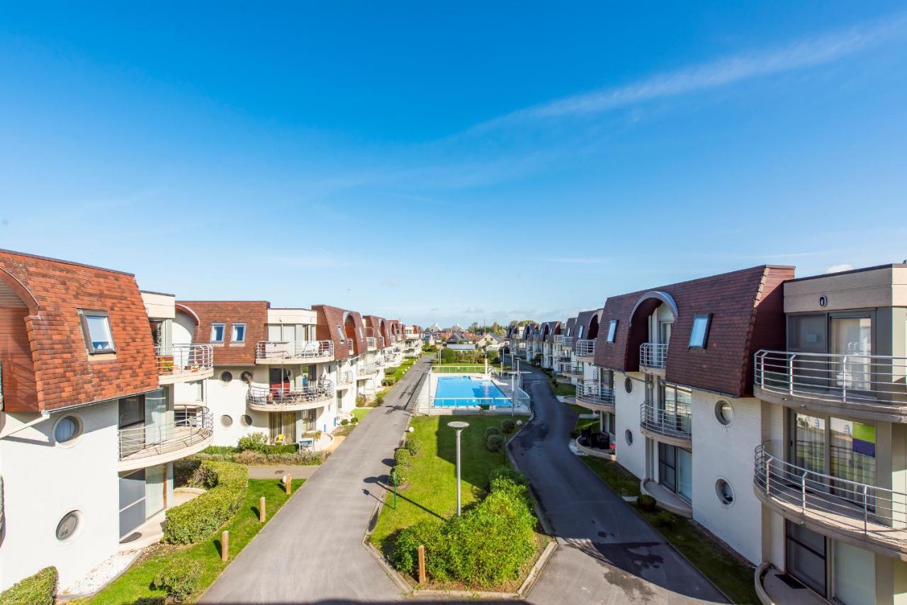 Modern Apartment With Terrace & Public Pool Bredene Dış mekan fotoğraf